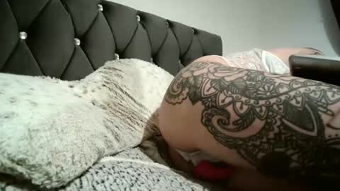 evieloves online show from January 16, 2025, 8:25 pm