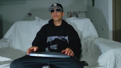 Snapshot of evil_boss1 chatting on April 25, 2026, 6:16 am evil_boss1 online show from April 25, 2026, 6:16 am