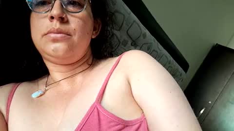 Evolet online show from November 12, 2025, 1:44 pm