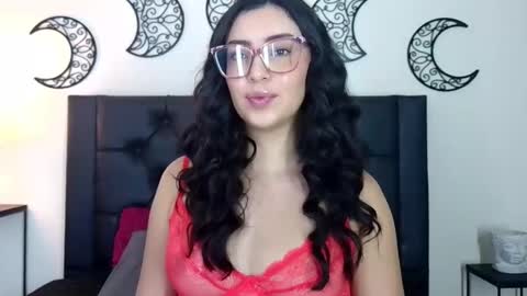 Snapshot of evoletmk chatting on November 14, 2025, 6:28 pm Evolet online show from November 14, 2025, 6:28 pm