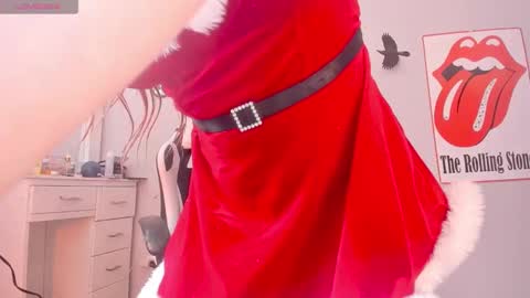evva_foxxy online show from December 16, 2024, 7:32 pm