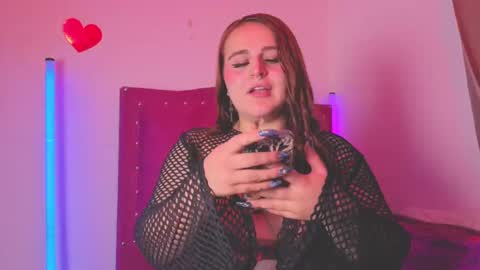 EVY online show from October 8, 2025, 1:14 am