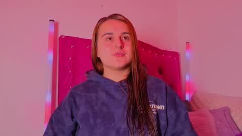 EVY online show from November 22, 2025, 1:04 am