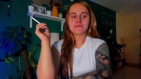 Snapshot of evy_orange1 chatting on June 27, 2026, 1:10 am EVY online show from June 27, 2026, 1:10 am