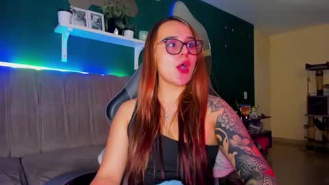 Snapshot of evy_orange1 chatting on July 18, 2026, 1:43 am EVY online show from July 18, 2026, 1:43 am