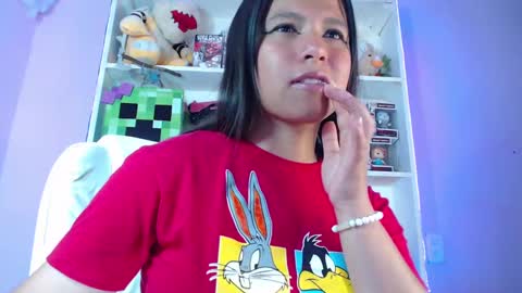 Snapshot of evybubbles_ chatting on December 23, 2024, 4:50 pm Im Evy online show from December 23, 2024, 4:50 pm