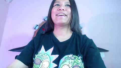 Snapshot of evybubbles_ chatting on September 23, 2025, 4:54 pm Im Evy online show from September 23, 2025, 4:54 pm