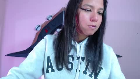 Im Evy online show from October 26, 2025, 3:07 pm