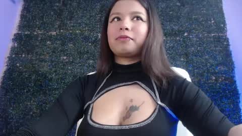 Snapshot of evybubbles_ chatting on April 21, 2026, 5:28 pm Im Evy online show from April 21, 2026, 5:28 pm