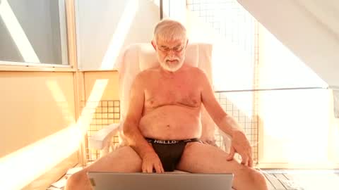 Snapshot of ewaldwillems99 chatting on July 1, 2026, 12:51 pm Naaktloper online show from July 1, 2026, 12:51 pm