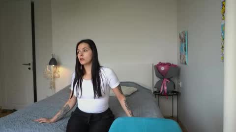 Snapshot of ewelynscott chatting on November 12, 2025, 8:15 am ewelynscott online show from November 12, 2025, 8:15 am