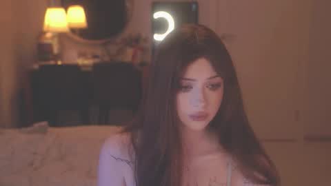 Alyson online show from November 2, 2025, 1:13 pm