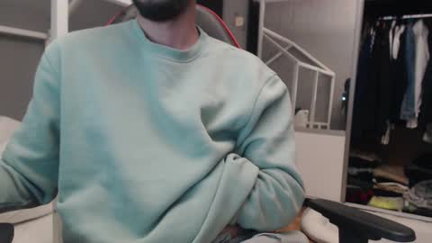 excited222 online show from October 28, 2025, 8:18 am