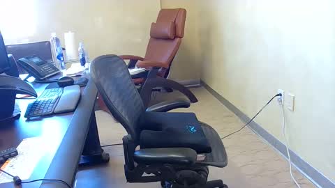 Snapshot of exhibitman69_ldb chatting on December 2, 2025, 5:41 pm exhibitman69_ldb online show from December 2, 2025, 5:41 pm