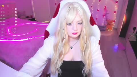 Snapshot of exhoneyangel chatting on February 20, 2025, 12:47 pm Amy online show from February 20, 2025, 12:47 pm