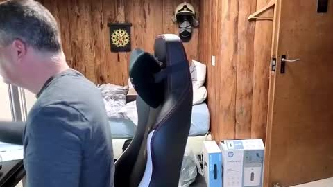 exibe1219 online show from February 7, 2025, 9:58 am