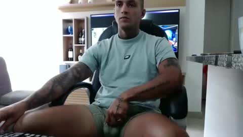 Snapshot of exotic_dude chatting on March 18, 2026, 1:36 pm camilo online show from March 18, 2026, 1:36 pm