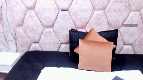 Alison online show from October 17, 2025, 7:05 pm