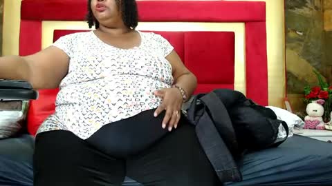 Snapshot of exoticbigmandx chatting on April 25, 2026, 2:47 pm Mandy online show from April 25, 2026, 2:47 pm