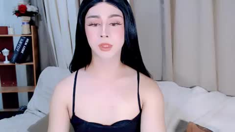 expensive_elise online show from June 12, 2026, 12:26 pm