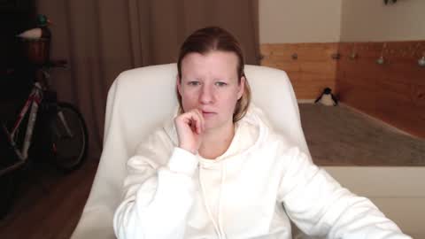 Snapshot of exponentex5 chatting on December 4, 2024, 9:35 pm Crystal online show from December 4, 2024, 9:35 pm