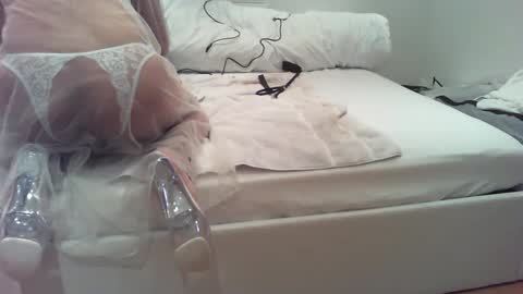 Elise online show from December 19, 2024, 10:32 pm