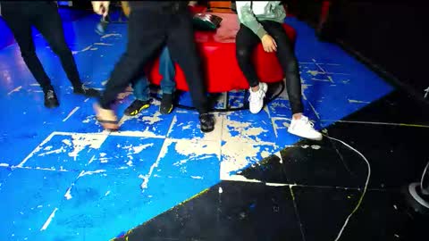 extrangers online show from November 2, 2025, 1:02 pm