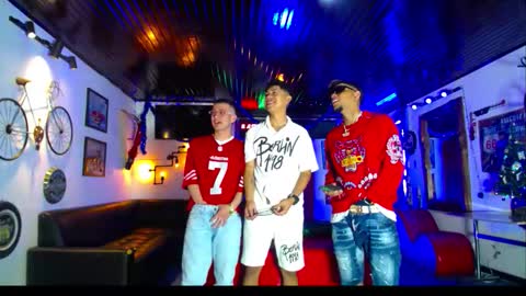 extrangers online show from December 14, 2025, 1:27 pm