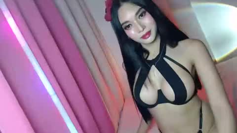 Snapshot of eyez0nm3 chatting on December 22, 2024, 4:06 am NewKarina online show from December 22, 2024, 4:06 am