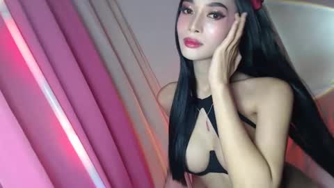 Snapshot of eyez0nm3 chatting on December 23, 2024, 4:01 am NewKarina online show from December 23, 2024, 4:01 am