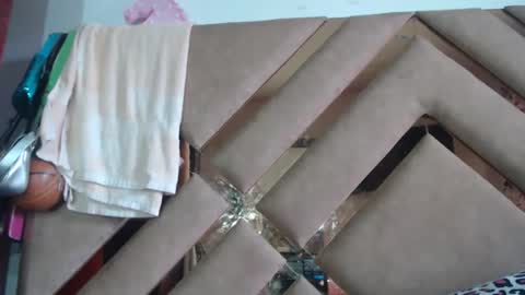 eyshaexotii online show from January 14, 2026, 6:57 pm