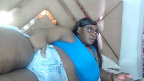 eyshaexotii online show from February 8, 2026, 6:55 pm