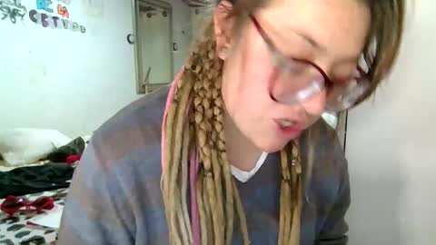 Aimee online show from November 3, 2025, 4:58 am