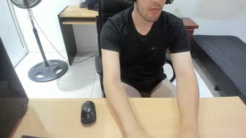 Snapshot of ezzeq chatting on January 9, 2025, 5:22 pm Ezzeq online show from January 9, 2025, 5:22 pm