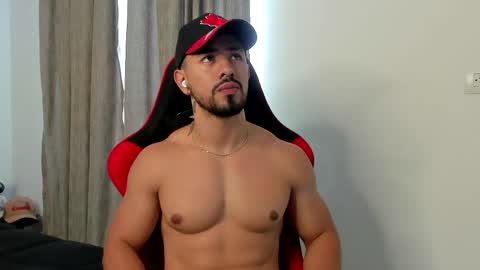 Ezzio Scolaro online show from October 4, 2025, 2:04 pm