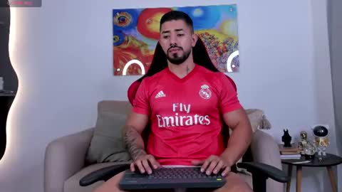 Snapshot of ezzio_scolaro chatting on July 18, 2026, 1:10 am Ezzio Scolaro online show from July 18, 2026, 1:10 am