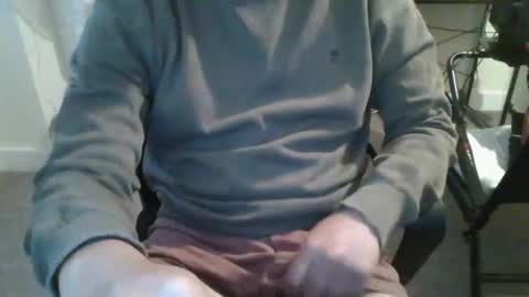 f2004_ online show from April 15, 2026, 3:19 pm