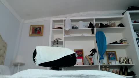 facecum01 online show from May 2, 2026, 8:19 am