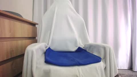 Bree online show from December 10, 2024, 2:06 pm