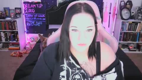 faeofmyth online show from November 3, 2025, 9:59 pm