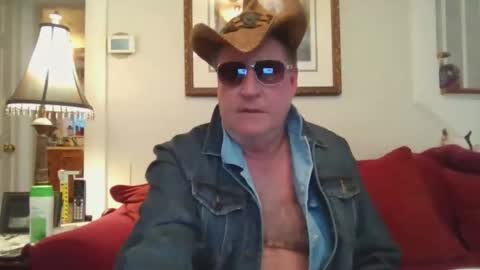 Snapshot of fairmount31 chatting on January 7, 2026, 9:39 pm fairmount31 online show from January 7, 2026, 9:39 pm