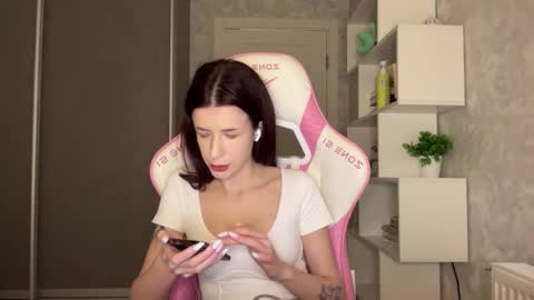 Snapshot of fairy_bloomix chatting on March 6, 2026, 4:25 pm Bloom online show from March 6, 2026, 4:25 pm