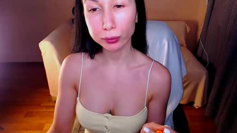 Elli  online show from November 25, 2025, 2:39 pm