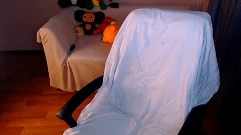 Elli  online show from July 10, 2026, 8:55 pm