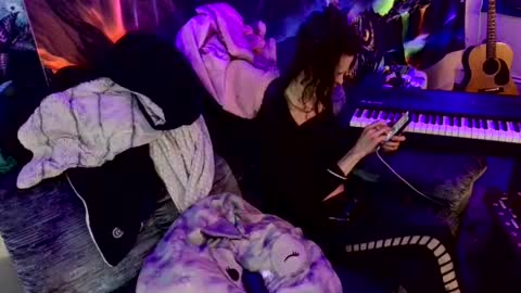 fairy_moan online show from February 15, 2026, 7:27 am