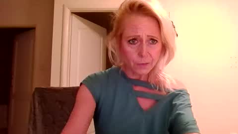 Fairy NightMary online show from November 4, 2025, 5:01 pm