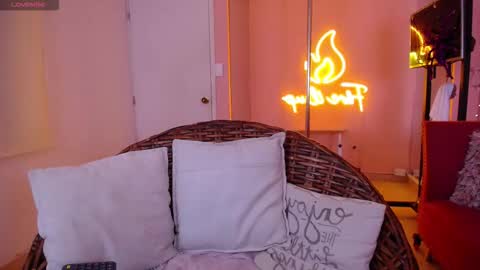 FAIRY online show from November 5, 2025, 8:53 pm