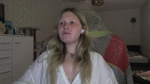 Arisha online show from October 21, 2025, 5:24 pm