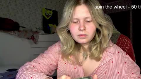 Arisha online show from October 22, 2025, 8:19 pm