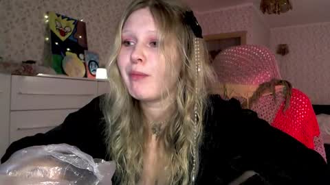 Arisha online show from October 28, 2025, 5:59 pm